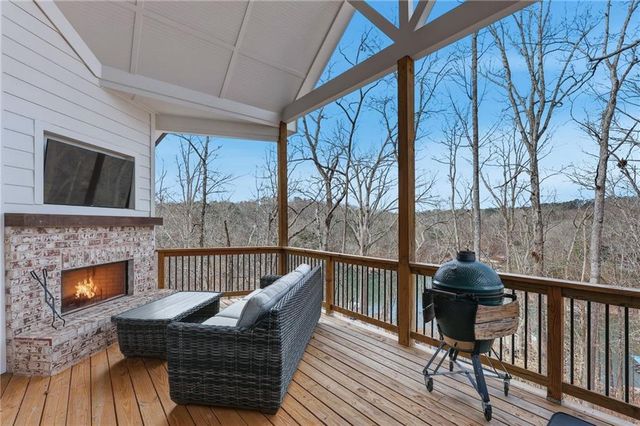 5575 Chestatee Landing Drive, Gainesville, GA 30506