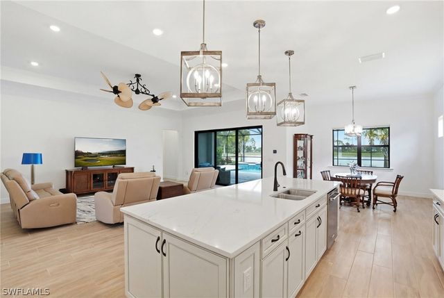 1821 Amador CT, Naples, FL 34120