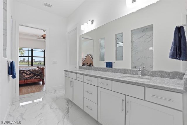 1821 Amador CT, Naples, FL 34120