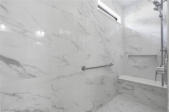 1821 Amador CT, Naples, FL 34120