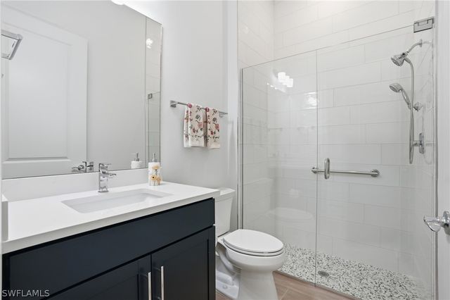 1821 Amador CT, Naples, FL 34120