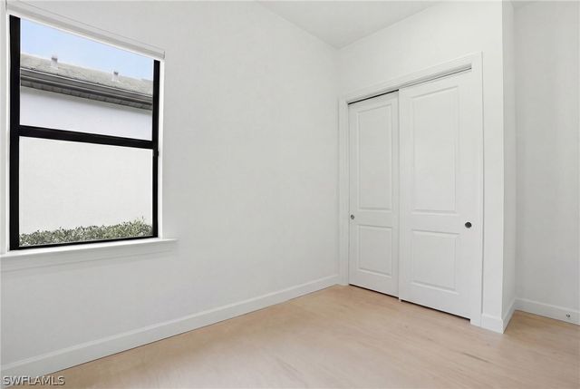 1821 Amador CT, Naples, FL 34120