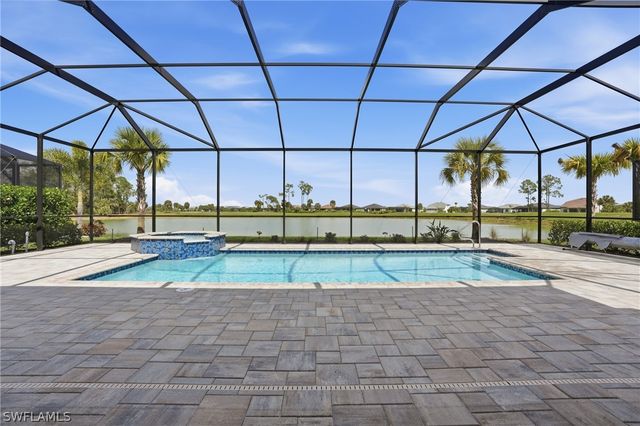 1821 Amador CT, Naples, FL 34120