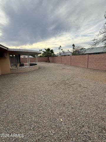 10332 W WININGER Circle, Sun City, AZ 85351