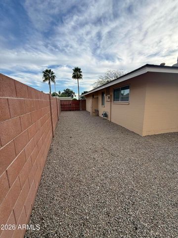 10332 W WININGER Circle, Sun City, AZ 85351