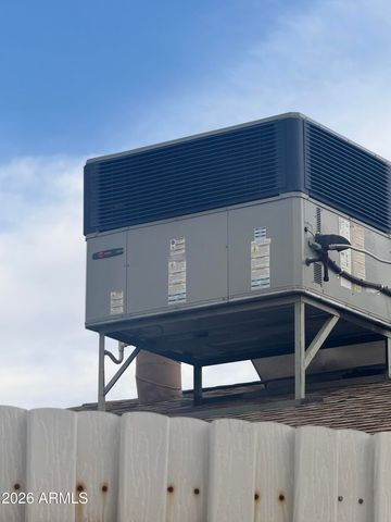 10332 W WININGER Circle, Sun City, AZ 85351