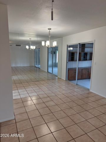 10332 W WININGER Circle, Sun City, AZ 85351