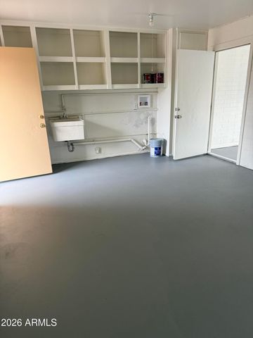 10332 W WININGER Circle, Sun City, AZ 85351