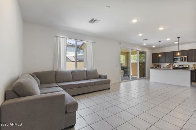 17721 W CASSIA Way, Goodyear, AZ 85338