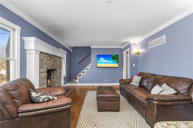 810 NE Chestnut Street, Lee's Summit, MO 64086