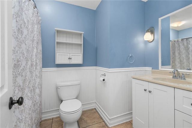 810 NE Chestnut Street, Lee's Summit, MO 64086