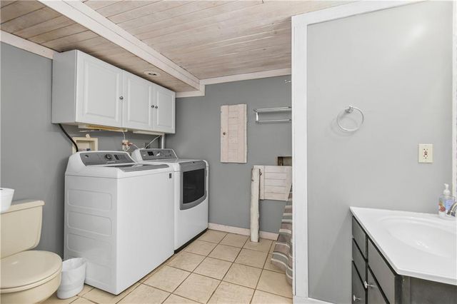 810 NE Chestnut Street, Lee's Summit, MO 64086