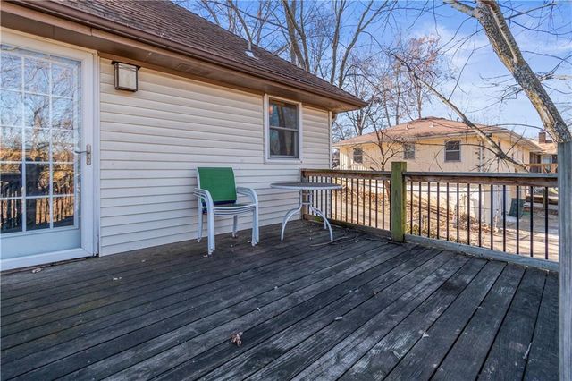 810 NE Chestnut Street, Lee's Summit, MO 64086