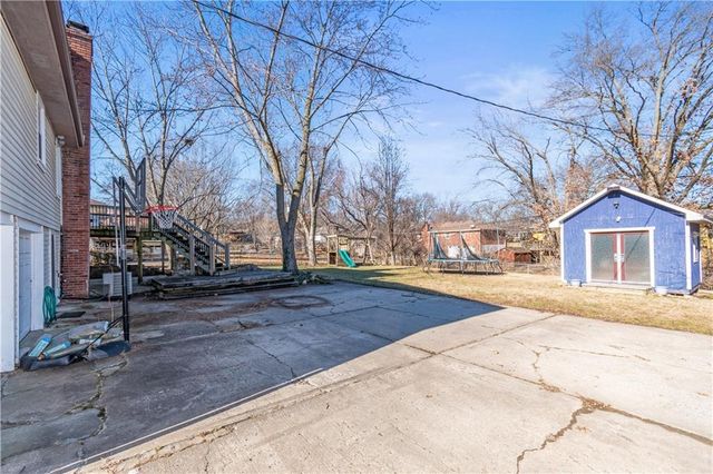 810 NE Chestnut Street, Lee's Summit, MO 64086