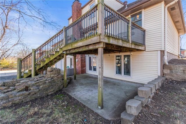 810 NE Chestnut Street, Lee's Summit, MO 64086