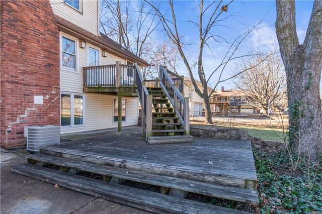 810 NE Chestnut Street, Lee's Summit, MO 64086