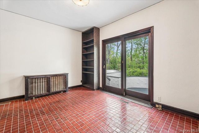 24 Highwood Avenue, Larchmont, NY 10538