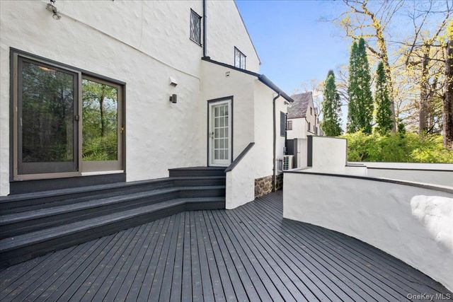 24 Highwood Avenue, Larchmont, NY 10538