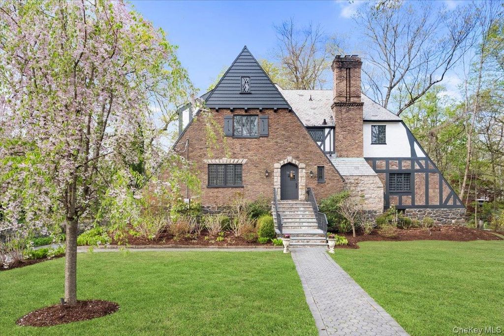 24 Highwood Avenue, Larchmont, NY 10538