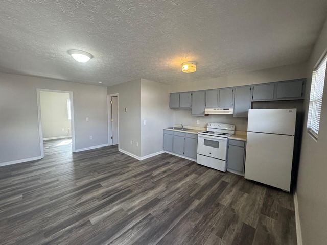 1213 W Main Street, Richmond, KY 40475