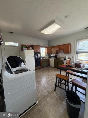 107 E MAIN ST, Mechanicsburg, PA 17055