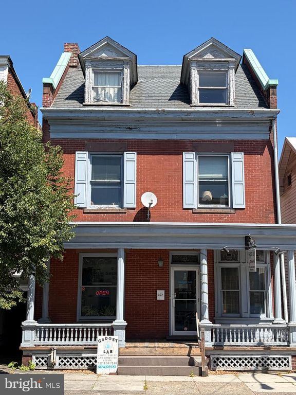 107 E MAIN ST, Mechanicsburg, PA 17055