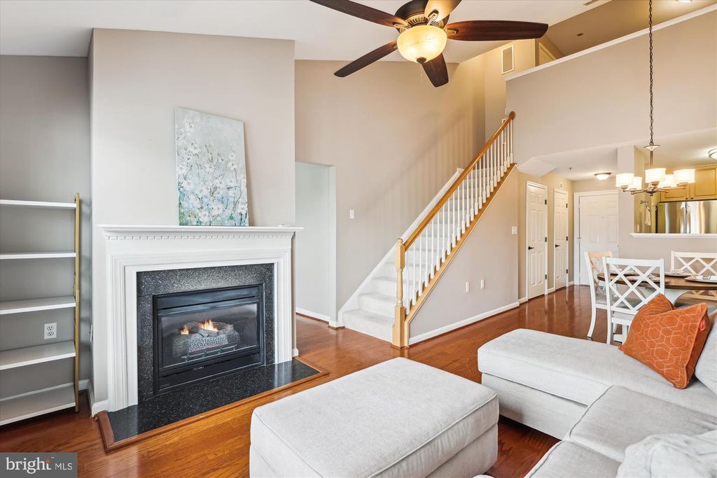171 Somervelle St Apt 402, Alexandria, VA 22304