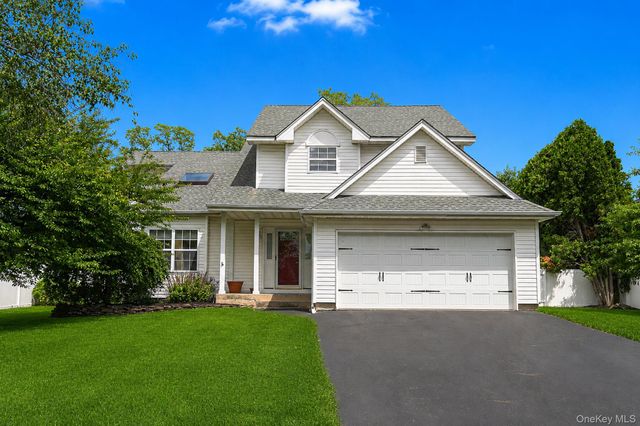 14 Long House Way, Commack, NY 11725