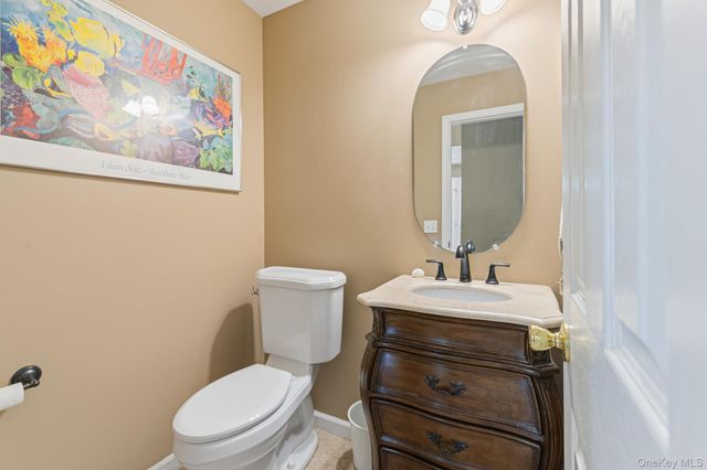 14 Long House Way, Commack, NY 11725