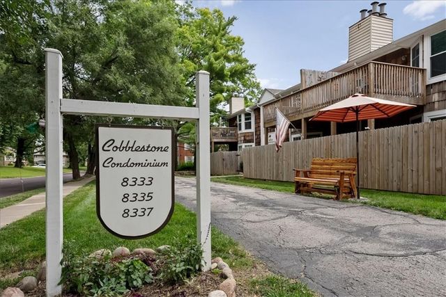 8333 LOWELL Avenue 3, Overland Park, KS 66212