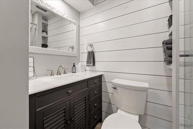 8333 LOWELL Avenue 3, Overland Park, KS 66212
