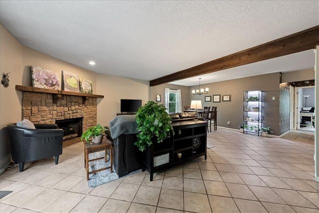 8333 LOWELL Avenue 3, Overland Park, KS 66212