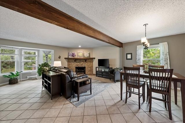 8333 LOWELL Avenue 3, Overland Park, KS 66212