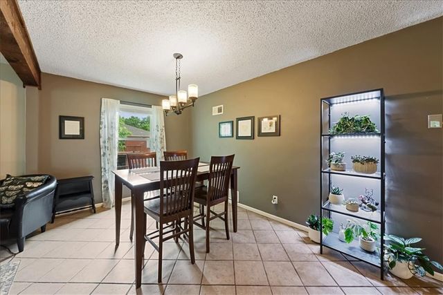 8333 LOWELL Avenue 3, Overland Park, KS 66212