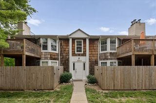8333 LOWELL Avenue 3, Overland Park, KS 66212