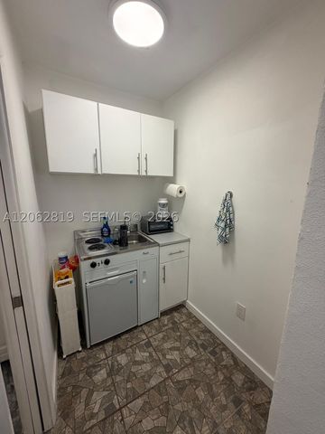 201 NE 169th St 1, North Miami Beach, FL 33162