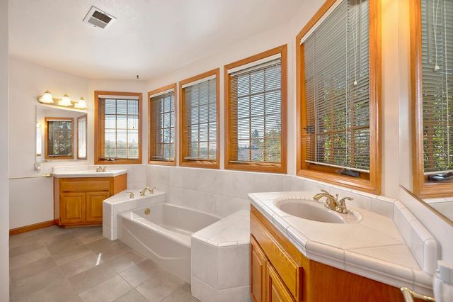 14638 Guadalupe Dr, Rancho Murieta, CA 95683