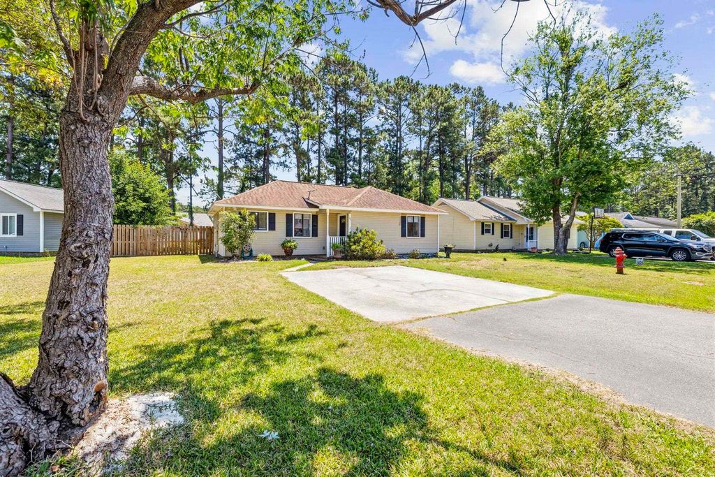 23 Ryan Ln., Myrtle Beach, SC 29579