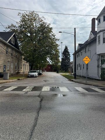 426 E 160 Street, Cleveland, OH 44110