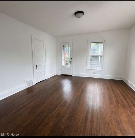 426 E 160 Street, Cleveland, OH 44110