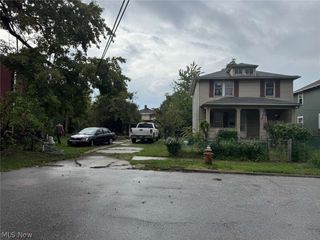 426 E 160 Street, Cleveland, OH 44110