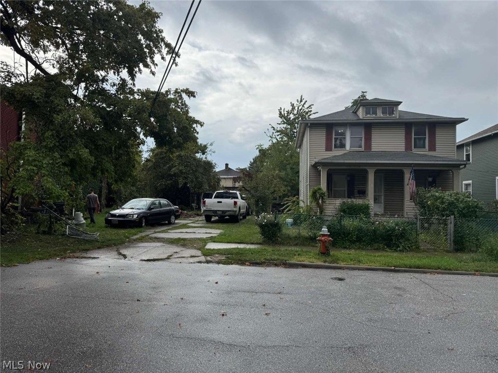 426 E 160 Street, Cleveland, OH 44110