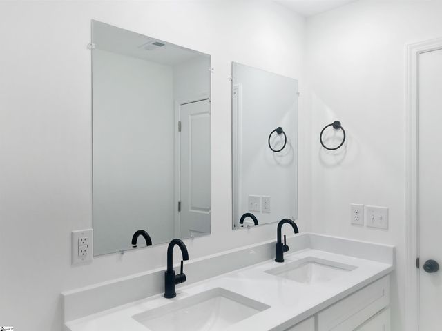 279 Law Street, Woodruff, SC 29388