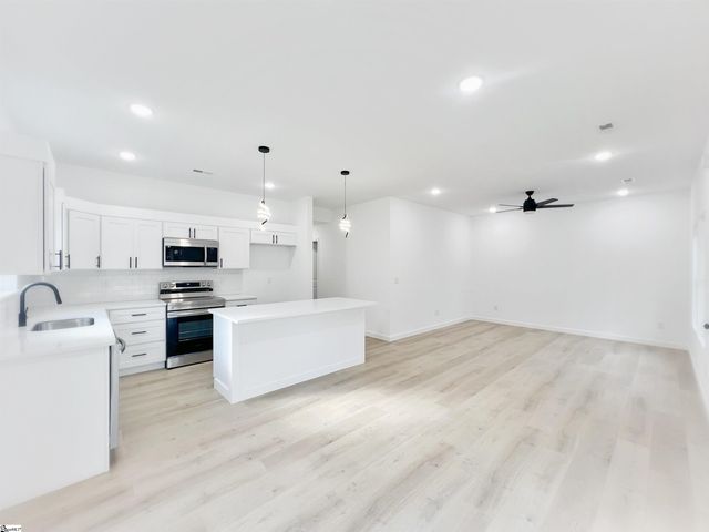 279 Law Street, Woodruff, SC 29388