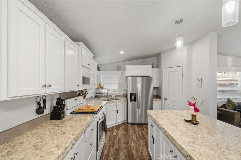 Image 16 of property listing at 1536 S State Street 36, Hemet, CA 92543