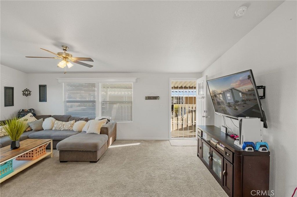 Image 8 of property listing at 1536 S State Street 36, Hemet, CA 92543