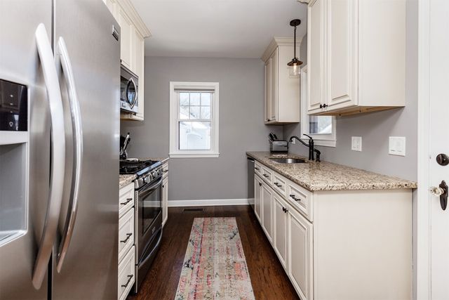 4217 Franklin Avenue, Des Moines, IA 50310