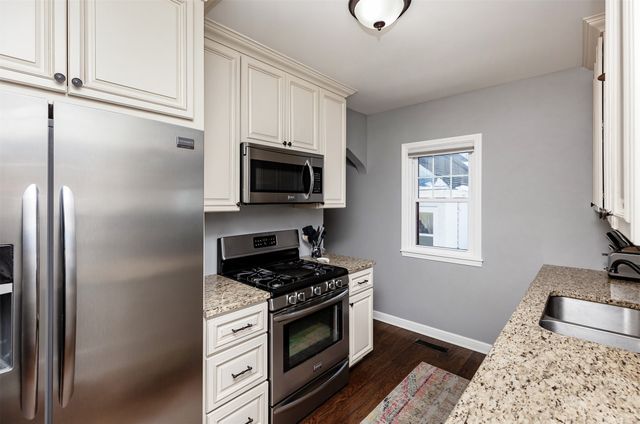 4217 Franklin Avenue, Des Moines, IA 50310