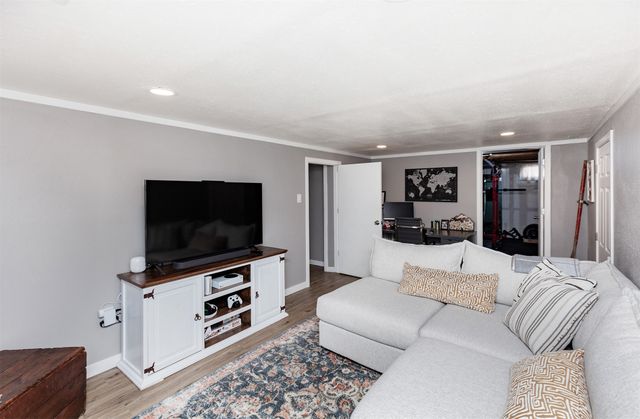 4217 Franklin Avenue, Des Moines, IA 50310