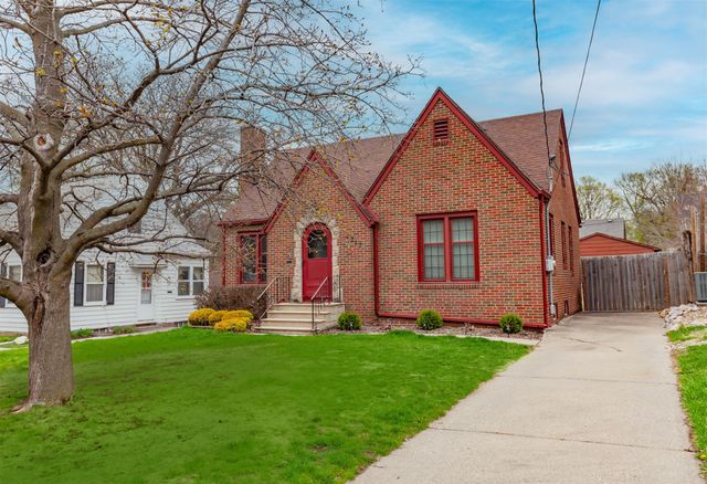 4217 Franklin Avenue, Des Moines, IA 50310